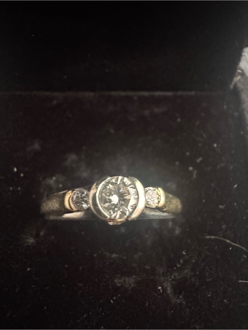 Vintage Diamond Accent Solitaire Ring - 14k white and yellow gold 4.01 grams